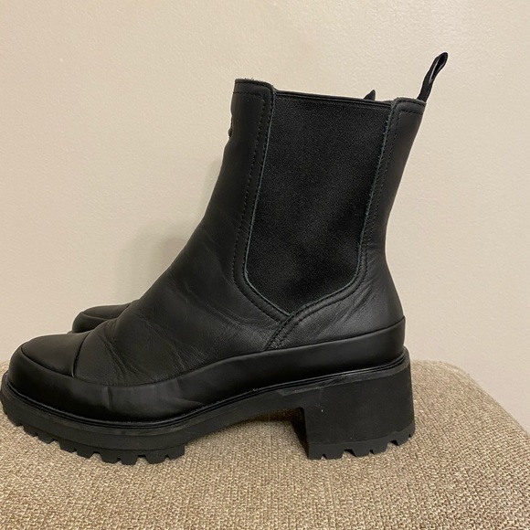 Timberland Kori Park Chelsea Boot in black - Picture 8 of 15